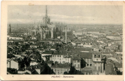 Il duomo con la ciminiera della centrale elettrica di via Santa Radegonda